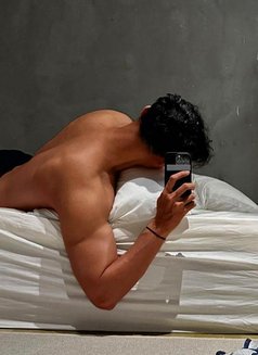 Bigwith"8inch - Male escort in Singapore Photo 3 of 6