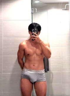 Bigwith"8inch - Male escort in Singapore Photo 4 of 4