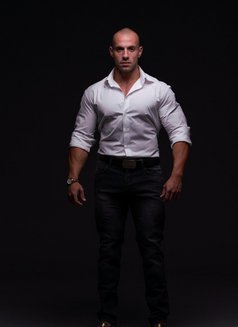 Bigxxlmuscular - Male escort in Riyadh Photo 3 of 6