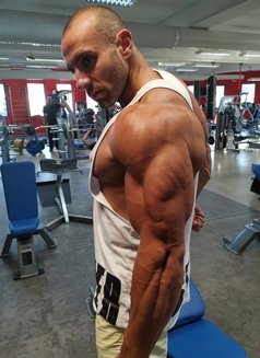 Bigxxlmuscular - Male escort in Riyadh Photo 6 of 6