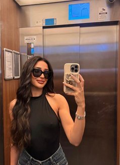 Bihter - puta in İstanbul Photo 1 of 6