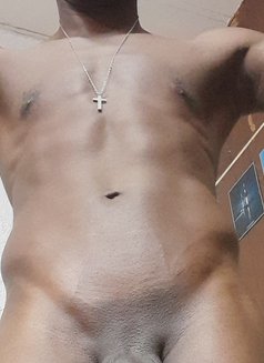 Bill King - Male escort in Nairobi Photo 1 of 5