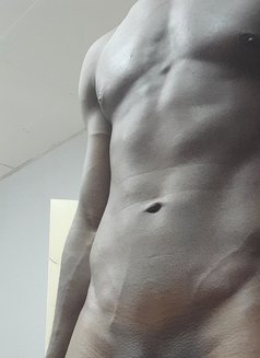 Bill King - Male escort in Nairobi Photo 3 of 5