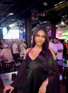 Billie(bb) - Transsexual escort in Krabi Photo 5 of 11