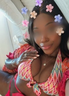 Billie, British ebony - escort in London Photo 12 of 12