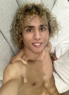 Billy - Male escort in Bangkok Photo 4 of 6