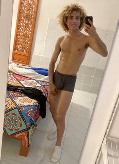 Billy - Male escort in Bangkok Photo 10 of 10