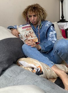 Billy - masseur in Paris Photo 12 of 12