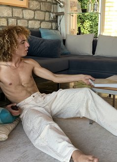 Billy - masseur in Antwerp Photo 11 of 14