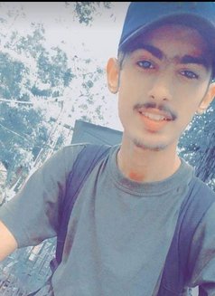 Billy Jhonson - Male escort in Muscat Photo 1 of 1