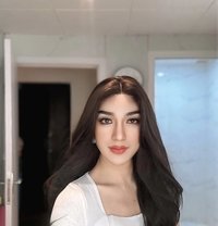 Billy - Transsexual escort in Abu Dhabi