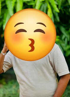 Bimsara - Agencia de acompañantes masculinas in Colombo Photo 2 of 2