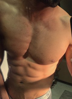 Bin H - Acompañantes masculino in Dubai Photo 2 of 3