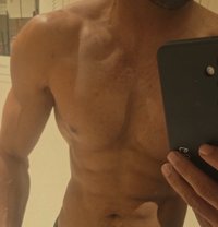 Bin H - Acompañantes masculino in Dubai