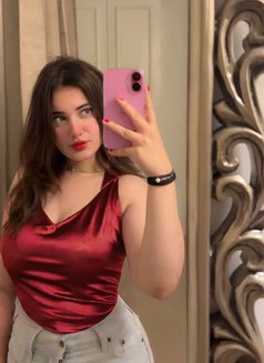 Bindu an Unapologetically Fierce - puta in Dubai Photo 3 of 4