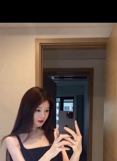 Bing Bing - Transsexual escort in Singapore Photo 3 of 5