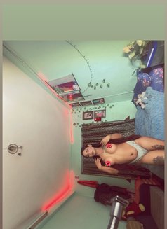 Bini - Acompañantes transexual in Kathmandu Photo 2 of 4