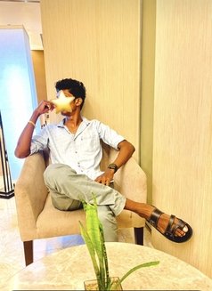 Binu Boy Visiting Colombo Areas - Male escort in Colombo Photo 1 of 4