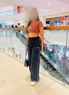 Binuri Silva - escort in Colombo Photo 3 of 11