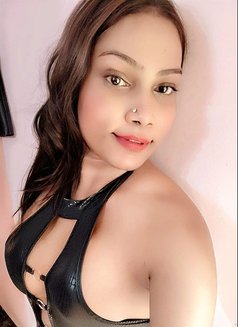 Bipasha - Transsexual escort in Bangalore Photo 7 of 8
