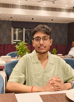 Bishal(For Females & Couples) - Acompañante masculino in Kolkata Photo 2 of 3