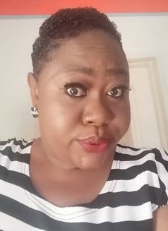 Queensarah - masseuse in Accra Photo 1 of 5