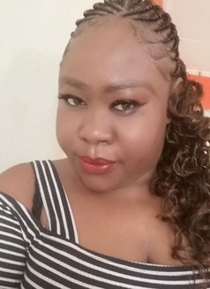 Queensarah - masseuse in Accra Photo 2 of 5