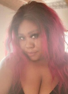 Queensarah - masseuse in Accra Photo 3 of 5