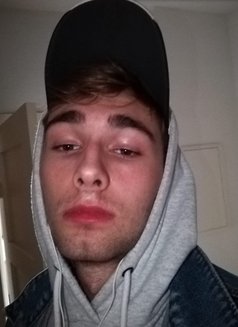 BiyoungXL - Male escort in Abu Dhabi Photo 8 of 11