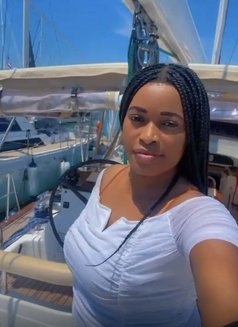 Black African queen - escort in Phuket Photo 3 of 5