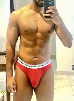 Black Arab - Male escort in Dubai Photo 1 of 9