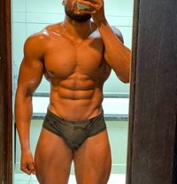 Black Arab Top - Male escort in Riyadh