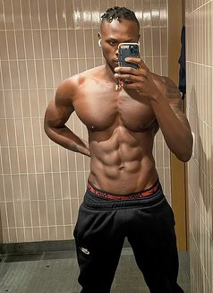 NASIR KING 🇬🇭 - Male escort in Bangkok Photo 2 of 3