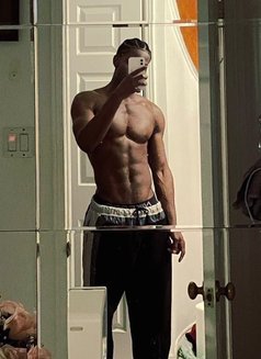 Black Bbc - Male escort in Dubai Photo 1 of 1