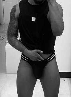 African Boy Big Dik - Male escort in Riyadh Photo 2 of 4