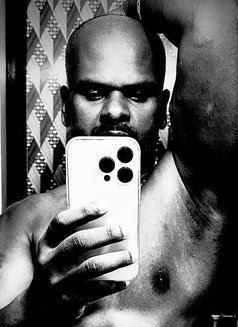 Black BULL Massager(Verified Profile) - Male escort in Mumbai Photo 5 of 5