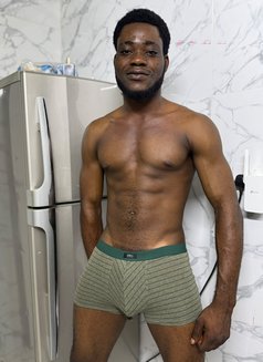 Black Choco - Male escort in Muscat Photo 4 of 7