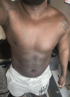 Black Daddy - Male escort in Riyadh Photo 2 of 2