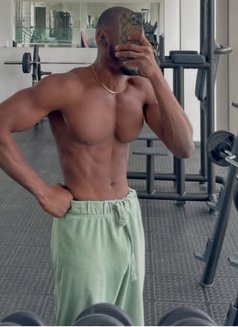 Black Explorer Bbc - Acompañantes masculino in Riyadh Photo 3 of 3