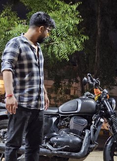 Black Horse - Male escort in Ahmedabad Photo 2 of 3
