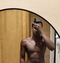 Black Impactor - Acompañantes masculino in Riyadh Photo 1 of 1