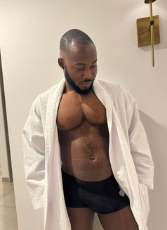 Black Man - Male escort in Yerevan Photo 3 of 6