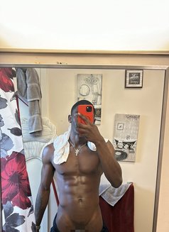 Black Master - Male escort in Riyadh Photo 3 of 6