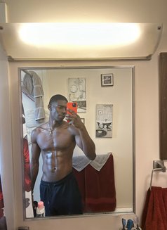 Black Master - Male escort in Riyadh Photo 4 of 6