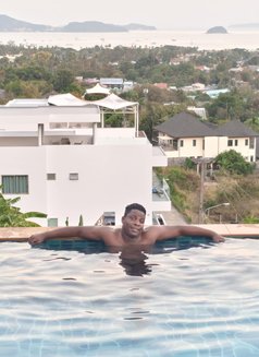 Black panther - Male adult performer in Phuket Photo 10 of 10