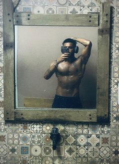 Black Panther - Acompañantes masculino in Tunis Photo 2 of 2