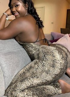 Black Shy Lady - escort in New Delhi Photo 8 of 8