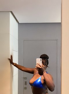 Black Slim Thick Ass Monster - puta in Dubai Photo 7 of 7