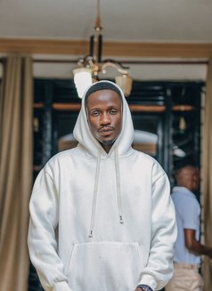 Black Sun - Male escort in Singapore Photo 1 of 4