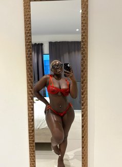 Black - puta in Ras al-Khaimah Photo 4 of 9